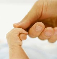 mão de bebê 